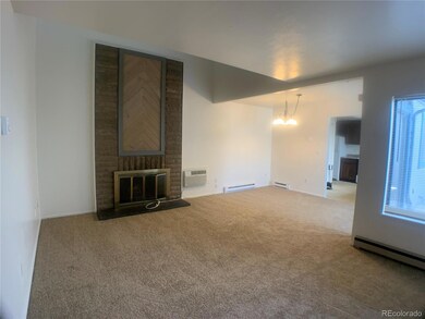 2458 S Victor St unit E, Aurora, CO 80014 - photo 2