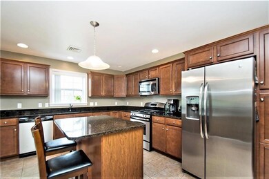 825 Fieldstone Trail, Easton, PA 18040 - photo 5