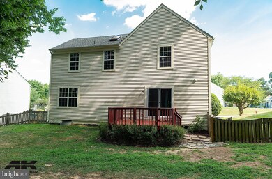 8216 Walnut Ridge Rd, Fairfax Station, VA 22039 - photo 2