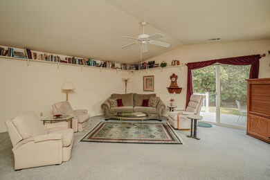 528 NW Buddy Ln, Grants Pass, OR 97526 - photo 5