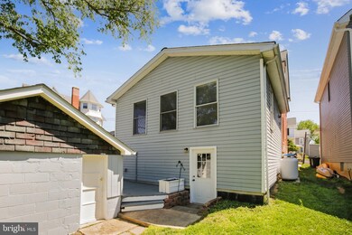 321 N Maple Ave, Brunswick, MD 21716 - photo 2