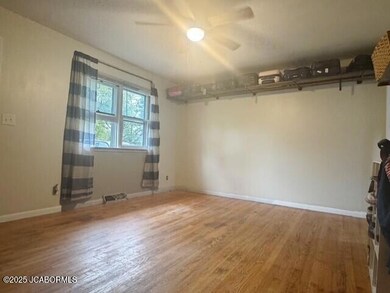 201 W Kelly St, California, MO 65018 - photo 4