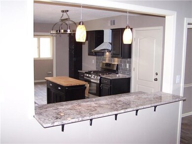 8300 Rosehill Rd, Lenexa, KS 66215 - photo 4