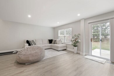 3074 Renard Ln unit 2, Saint Charles, IL 60175 - photo 4