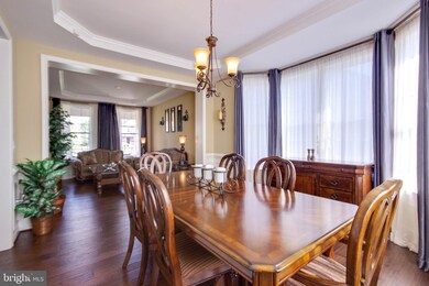 5935 Hunter Crest Rd, Woodbridge, VA 22193 - photo 7