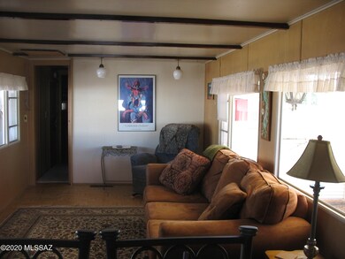 5509 Lazy Heart Living Room