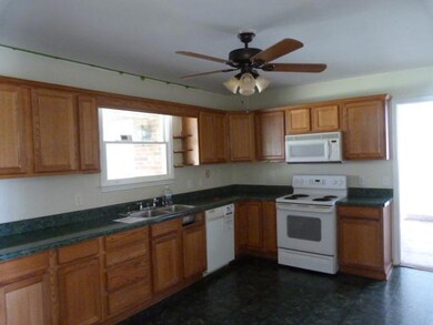 307 Meadow Dr, Shelbyville, TN 37160 - photo 3