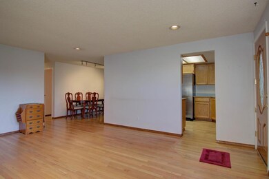 1558 Valley View Dr, Medford, OR 97504 - photo 4