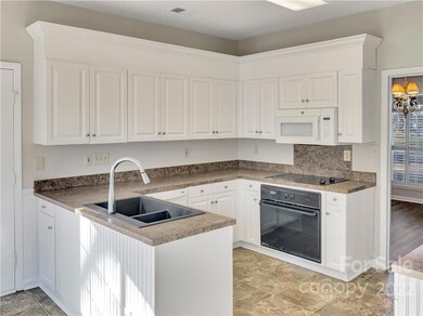 9106 Torrence Crossing Dr, Huntersville, NC 28078 - photo 4