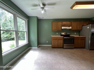 104 Coachman Ct, Jacksonville, NC 28546 - photo 6