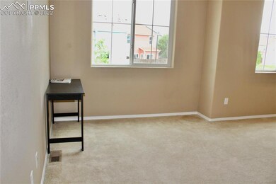 Another view of extra space in Main bedroom. Nice 