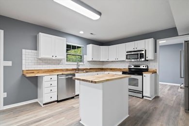 12846 Sovereign Ln, Fishers, IN 46038 - photo 2