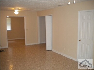1052 Sweetwater Cir unit B, Athens, GA 30606 - photo 2
