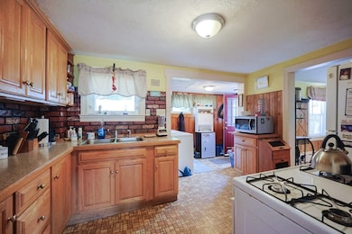 1 Harvard St, Fairhaven, MA 02719 - photo 7