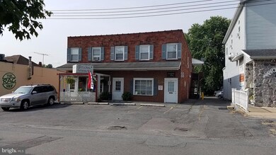 50 Independence St unit 4D, Berkeley Springs, WV 25411 - photo 2