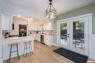 204 Pershing Ct, Davenport, IA 52803 - photo 6