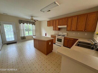 54 Pebble Creek Rd, Dayton, NJ 08810 - photo 2