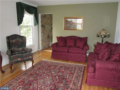 420 Sir Galahad Dr, Brookhaven, PA 19015 - photo 4