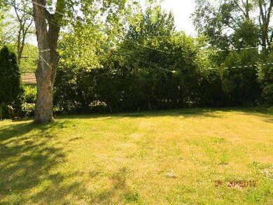 1616 Sacramento Dr, Carpentersville, IL 60110 - photo 5