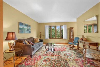 2027 Forest Dr SE, Cedar Rapids, IA 52403 - photo 2