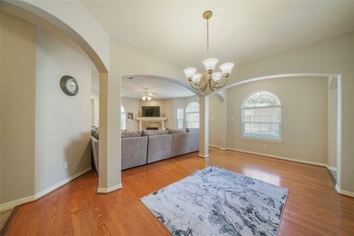 7506 S Linpar Ct, Houston, TX 77040 - photo 6