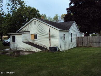 1109 Herbert St, Niles, MI 49120 - photo 4