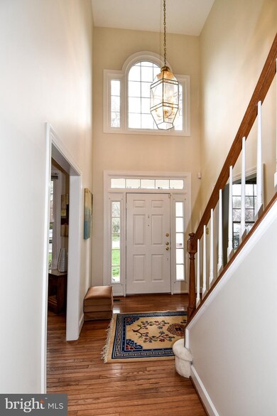 7866 Bressingham Dr, Fairfax Station, VA 22039 - photo 4