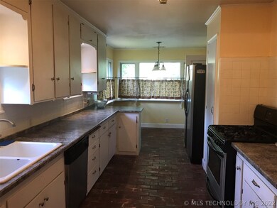 kitchen, all appliances stay