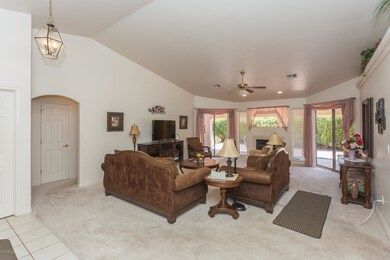 005_Living Room