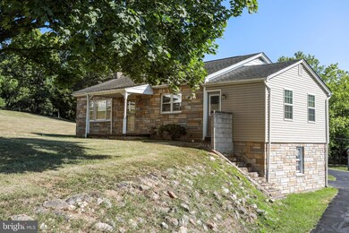 764 Ash St, Strasburg, VA 22657 - photo 3