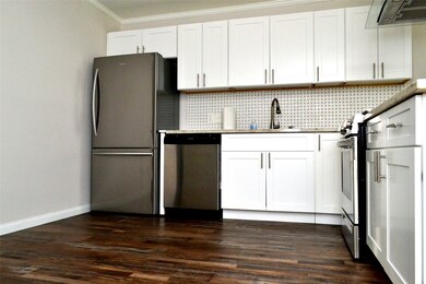 2045 W Blum St unit A, Alvin, TX 77511 - photo 3