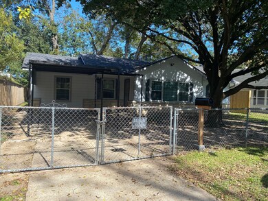 208 Westfield St, Houston, TX 77022 - photo 4