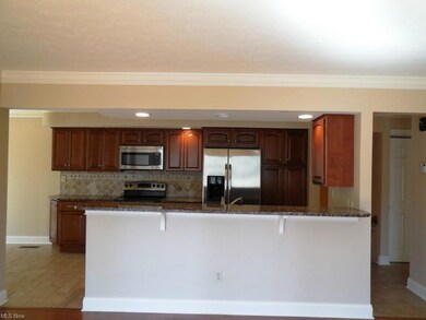 Looking into Kitchen from family room. Nice Breakf