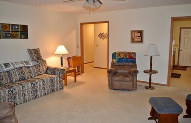 711 Timber Lake Dr unit 711, Marysville, OH 43040 - photo 6