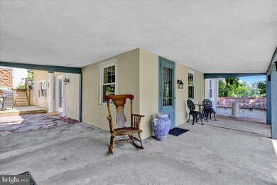 903 Cherry Hill Ln, Pottstown, PA 19465 - photo 4