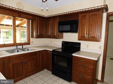 71 E High St, McClure, PA 17841 - photo 4