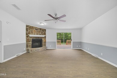 1512 Willow Downs Cir, Willow Spring, NC 27592 - photo 5
