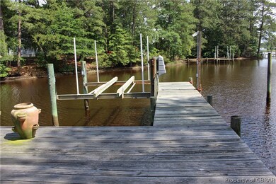 Pier with 10,000 lb boatlift