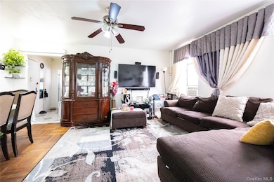 1506 Overing St unit 6-C, Bronx, NY 10461 - photo 5