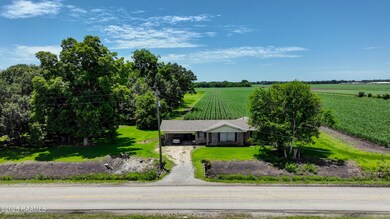 2 houses, 5 vacant lots