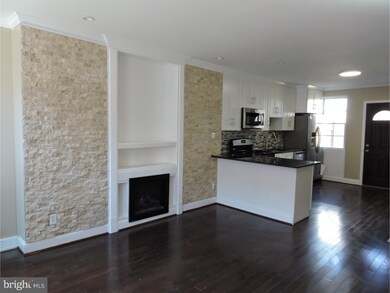 2213 Gerritt St, Philadelphia, PA 19146 - photo 2