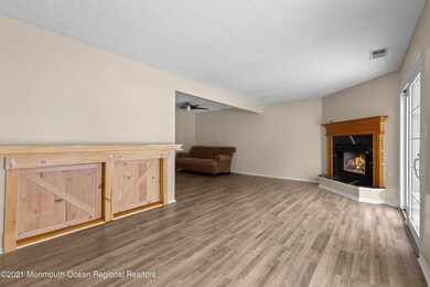 41 Madison Ct unit 31, Tinton Falls, NJ 07712 - photo 6