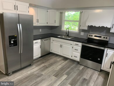 80 Taft St, Hazleton, PA 18201 - photo 5