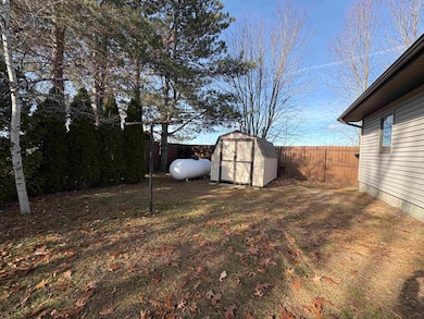 5540 Lincoln Rd, Bentley, MI 48613 - photo 3