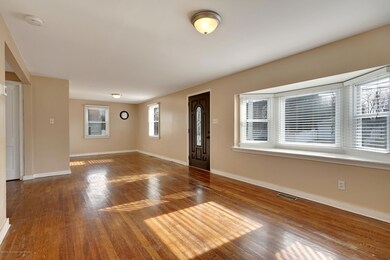 LIVING ROOM/DINING ROOM COMBO