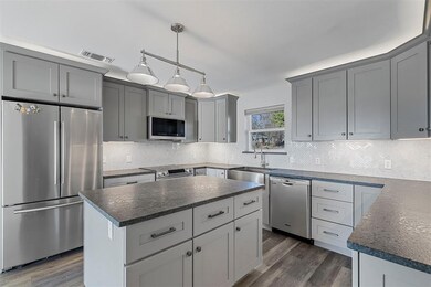 1274 Murls Lake Dr, Weatherford, TX 76085 - photo 5