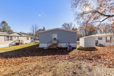 1133 Yeomans St unit 47, Ionia, MI 48846 - photo 6