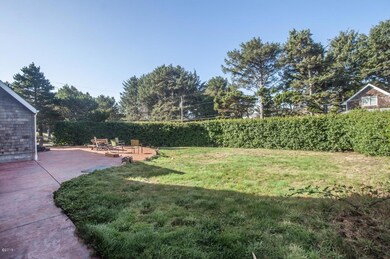 1025 SW 9th St, Lincoln City, OR 97367 - photo 3