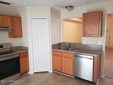 7627 Jillian Ct, Jacksonville, FL 32210 - photo 5