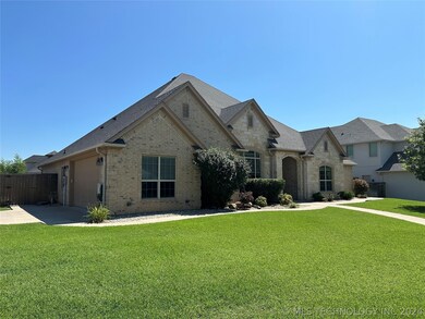 1702 Warwick Cir, Ardmore, OK 73401 - photo 3